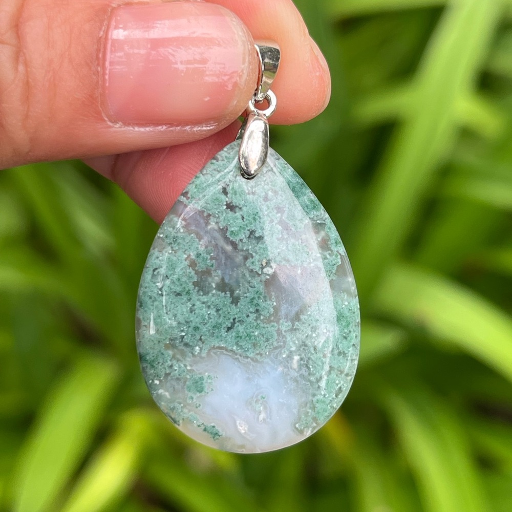 Small‎ 925 silver plated moss agate pendant